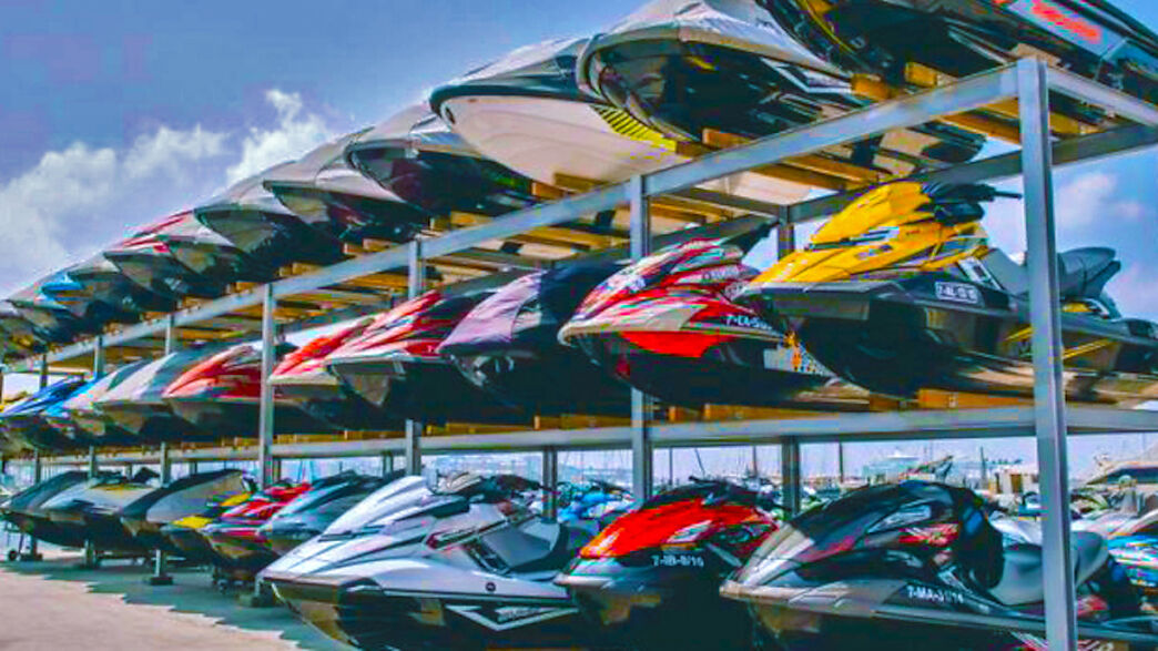 Lassdive - Dry Marina for jet ski Empuriabrava, Port Balís, Sant Andreu de Llavaneres, Maresme, Barcelona